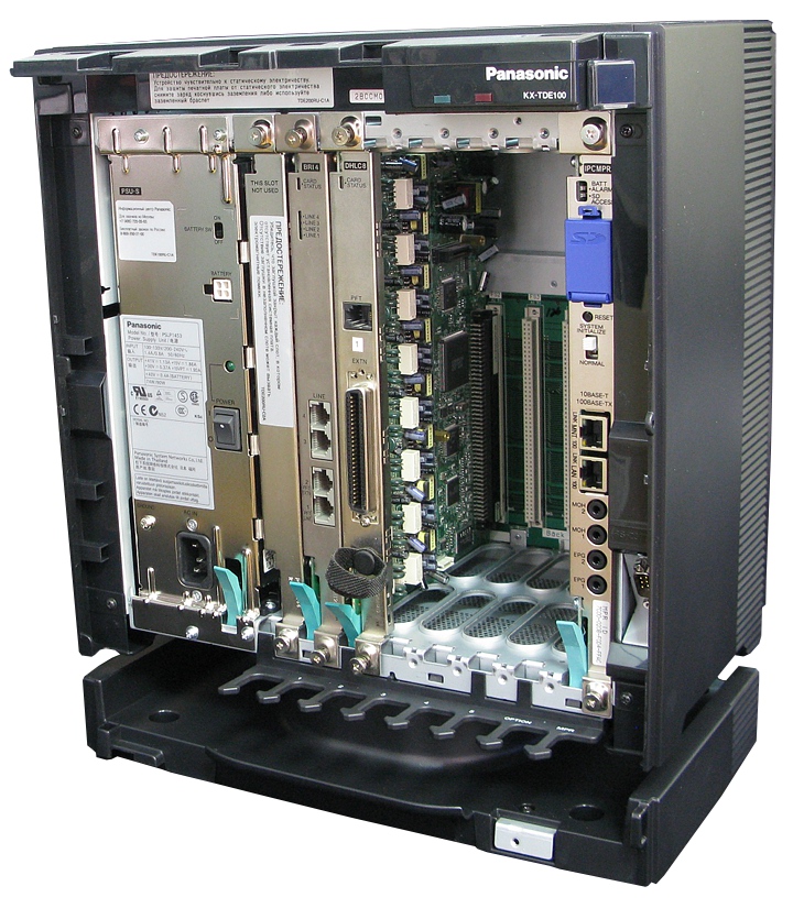 Комплект АТС Panasonic KX-TDE100RU в конфигурации: 8-внешних линий / 32-внутренних порта